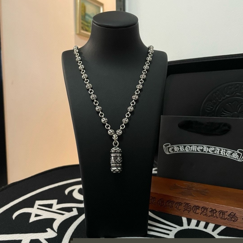 Ch**me He**ts necklaces